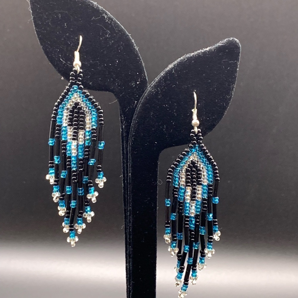 Hand-beaded hanging earrings - black turquoise - fishing lure style